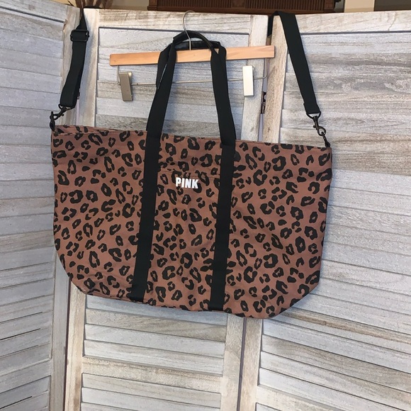PINK Victoria's Secret Handbags - NWOT Victoria Secret Pink Leopard Print Weekender